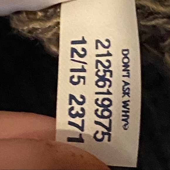 Don’t Ask Why Made in Italy Tan Acrylic‎ Sweater OSFM - Picture 11 of 11